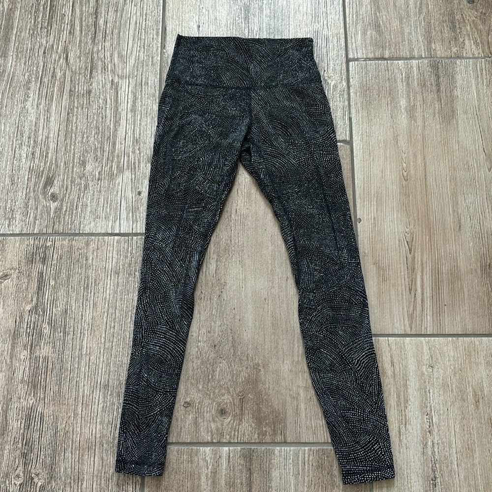 EUC lululemon align leggings 28”